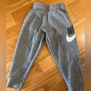 Toddler Boy Nike Sweats w/ Pockets